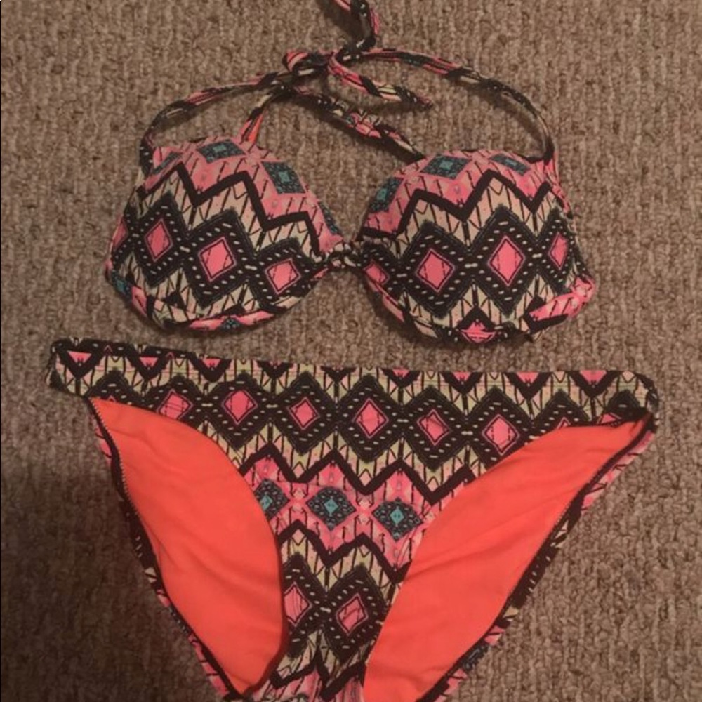 Women’s bathing suit